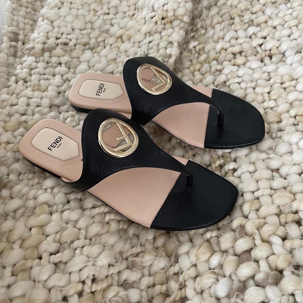 Fendi Bianco F Logo Pendant Sandal Black EUR 38